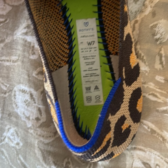 Like new! Rothys pointed black/black animal print flats - Picture 2 of 3